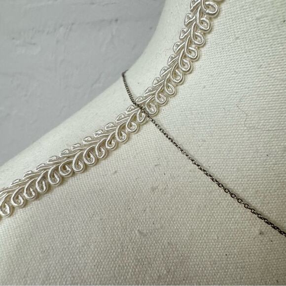 Old Robin 925 Silver Chain Necklace Circle Pendant Delicate Minimalist Jewelry - Picture 3 of 7